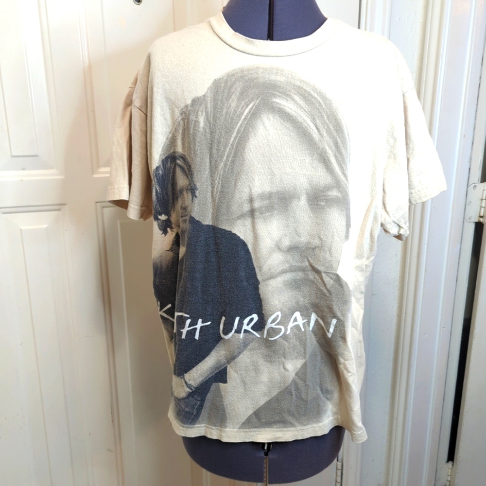 Keith urban Defying Gravity Beige T-Shirt